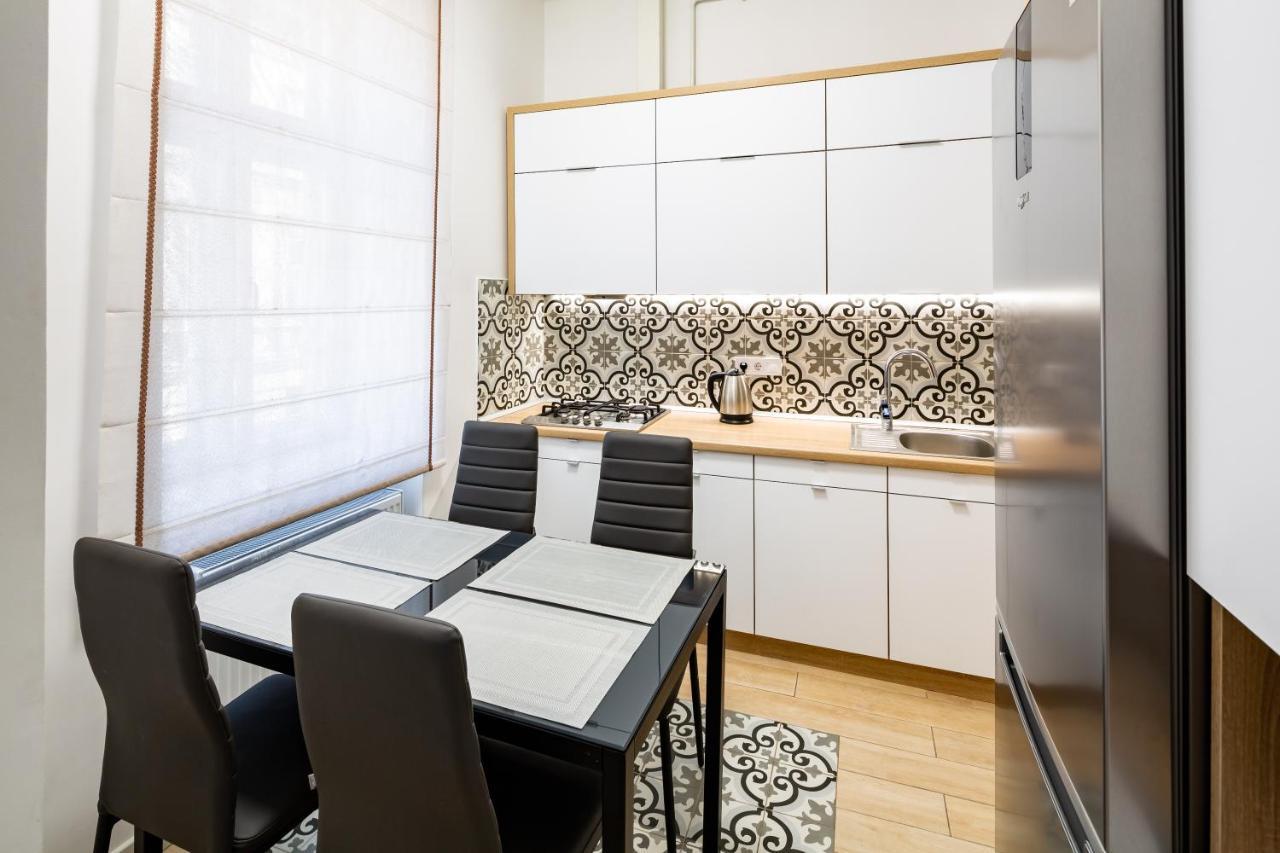 Romari Апартаменти Куліша 41 Lviv Buitenkant foto