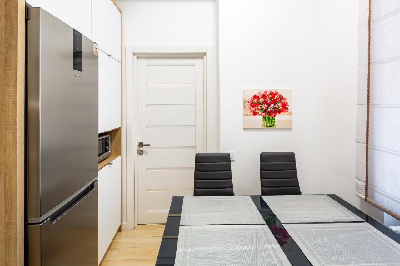 Romari Апартаменти Куліша 41 Lviv Buitenkant foto