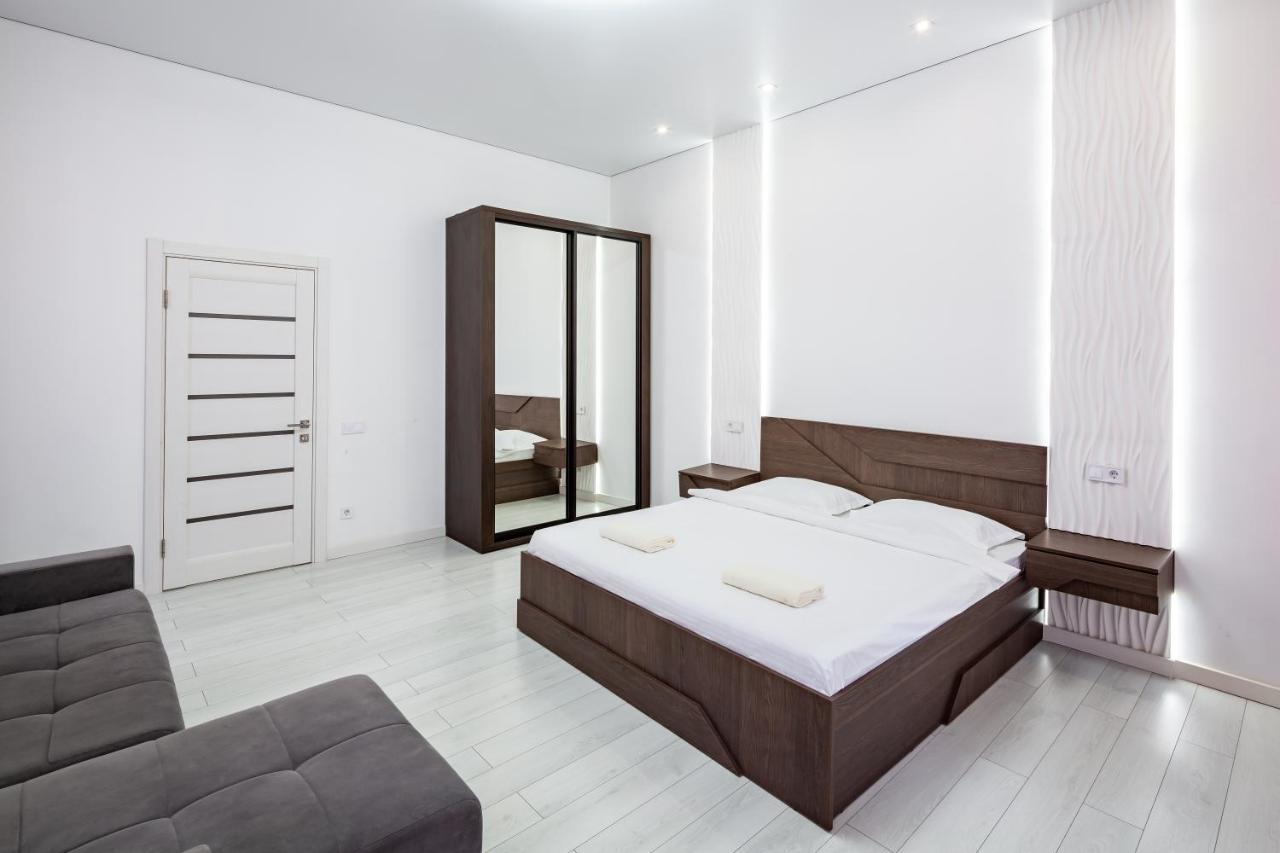 Romari Апартаменти Куліша 41 Lviv Buitenkant foto
